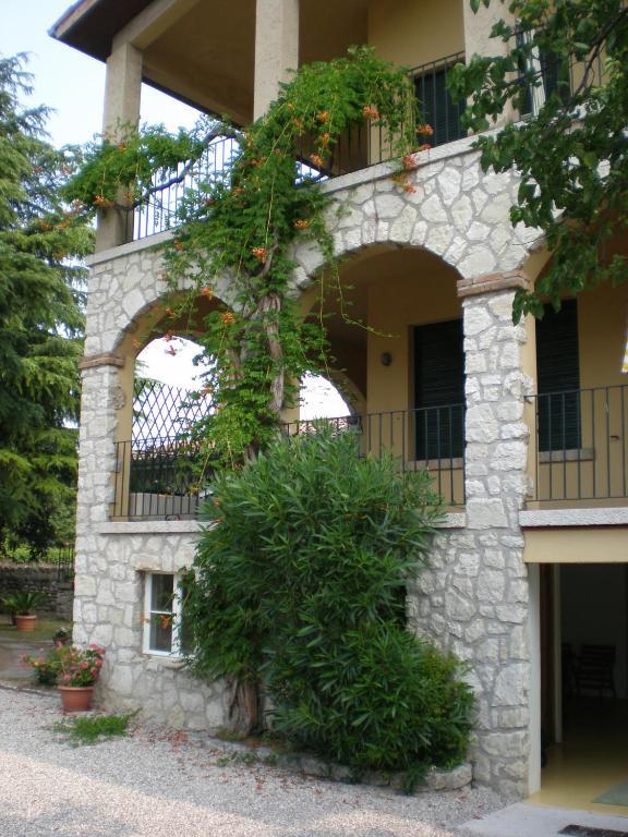 Residenza Le Logge Aparthotel Torri Del Benaco Exterior photo