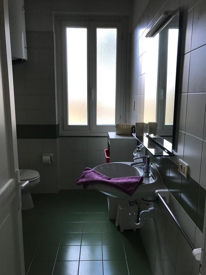 Residenza Le Logge Aparthotel Torri Del Benaco Exterior photo