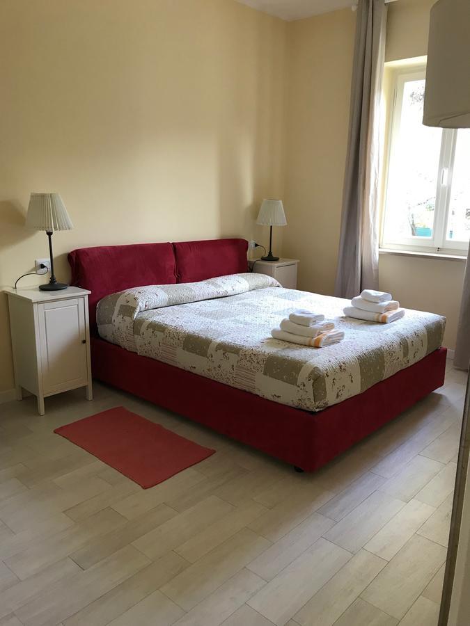 Residenza Le Logge Aparthotel Torri Del Benaco Exterior photo