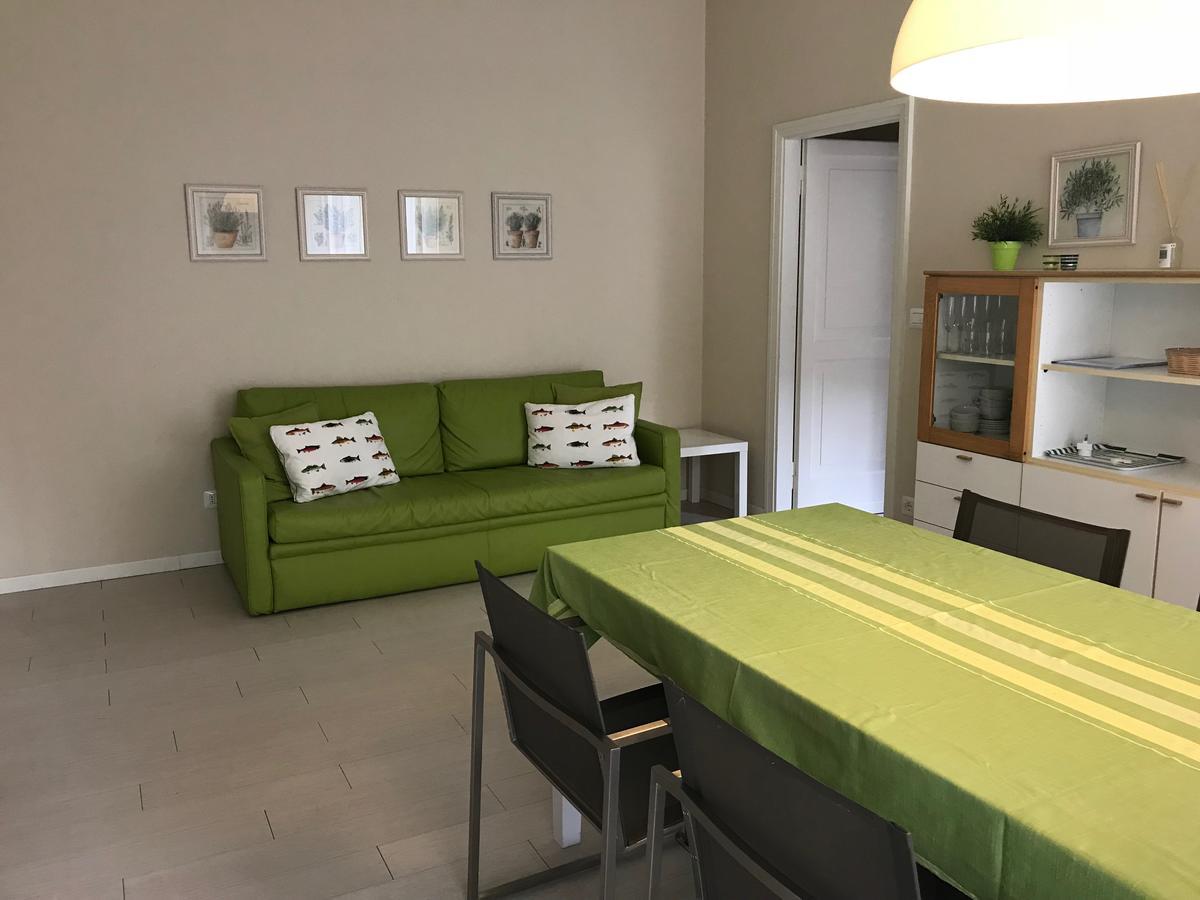 Residenza Le Logge Aparthotel Torri Del Benaco Exterior photo