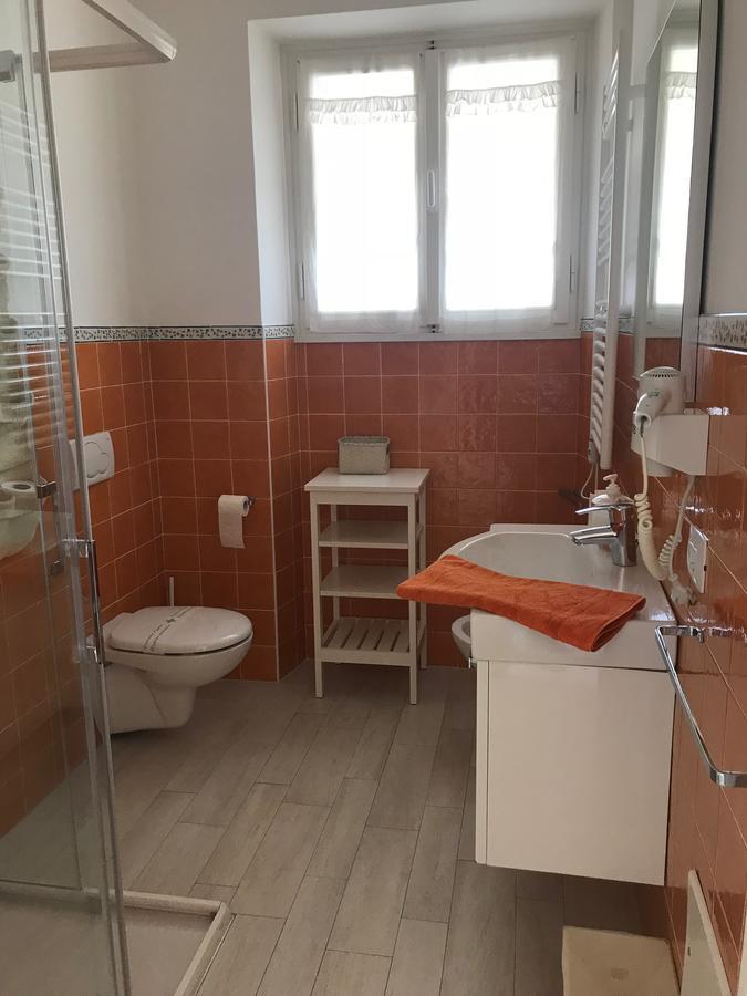 Residenza Le Logge Aparthotel Torri Del Benaco Exterior photo