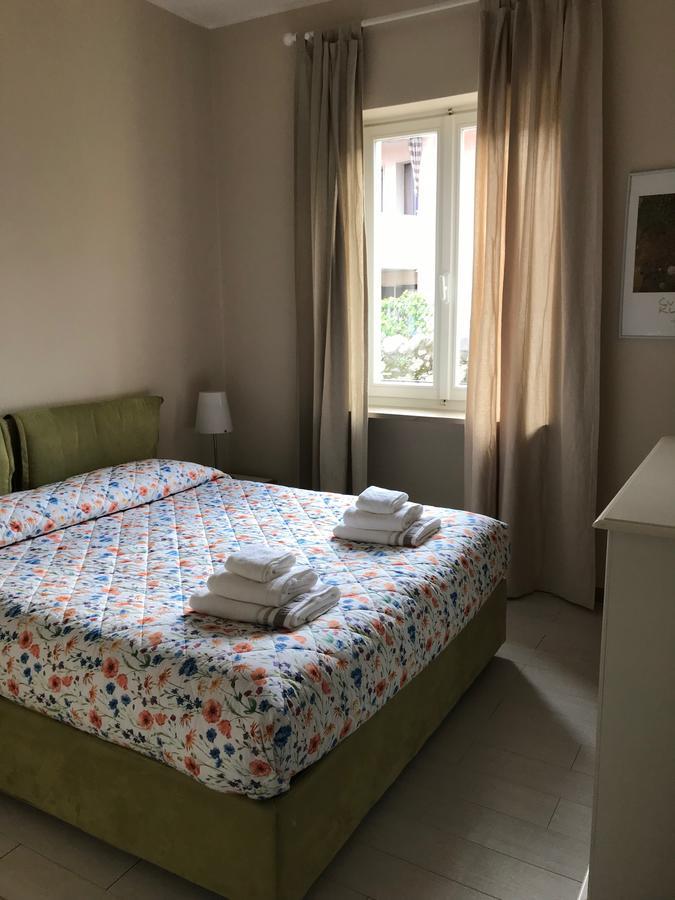 Residenza Le Logge Aparthotel Torri Del Benaco Exterior photo