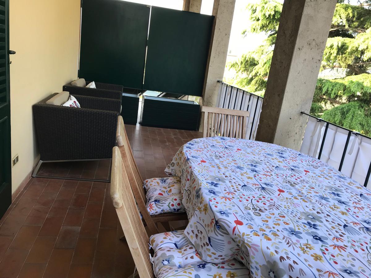 Residenza Le Logge Aparthotel Torri Del Benaco Exterior photo
